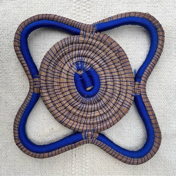 Pine Needle Wrapped Handwoven Honduran Trivet-$ for Women in Honduras 🇭🇳 - Picture 2 of 4